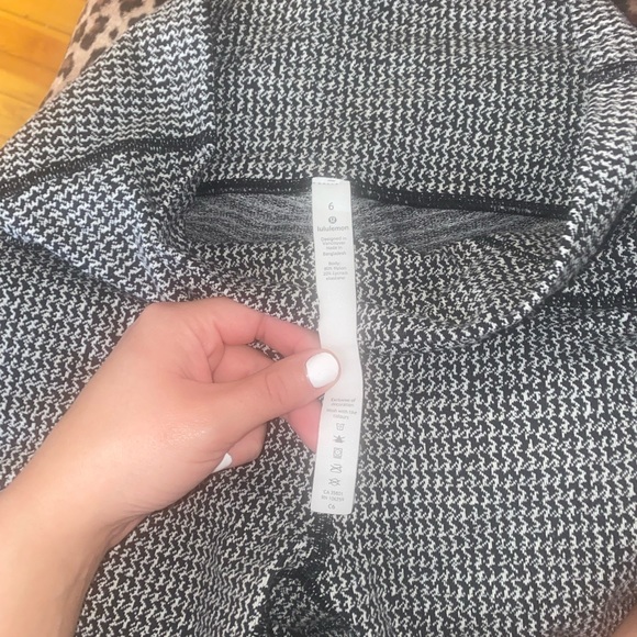 Lululemon leggings!! - Picture 3 of 4